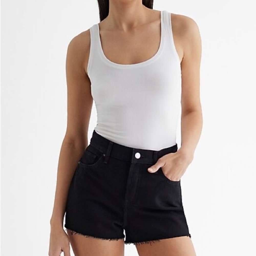 🔥 Express High-Waisted Denim Shorts – Size 6 🔥